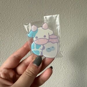 Berrycute Studio acrylic Blueberry Moomoo cow phone grip